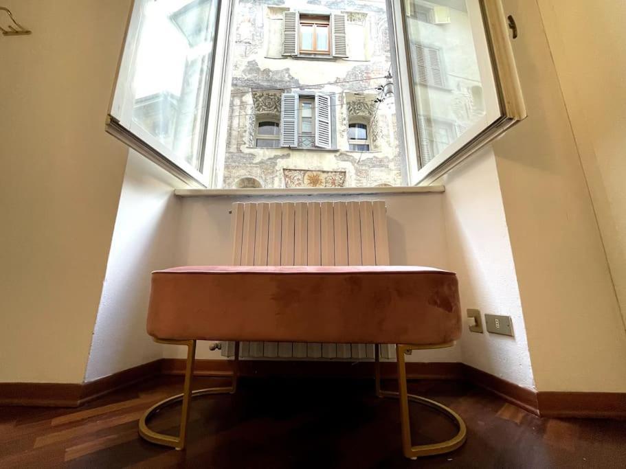 Tower Gombito'S Apartment Бергамо Экстерьер фото